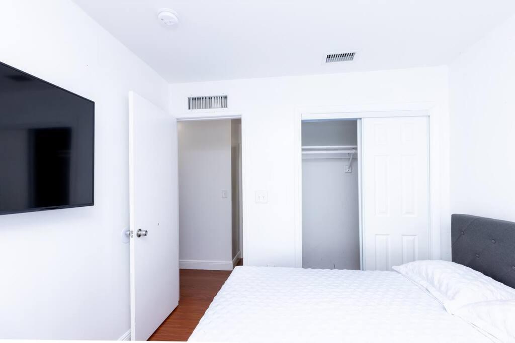 Comfortable 4Br Townhome At Calle 8 マイアミ エクステリア 写真