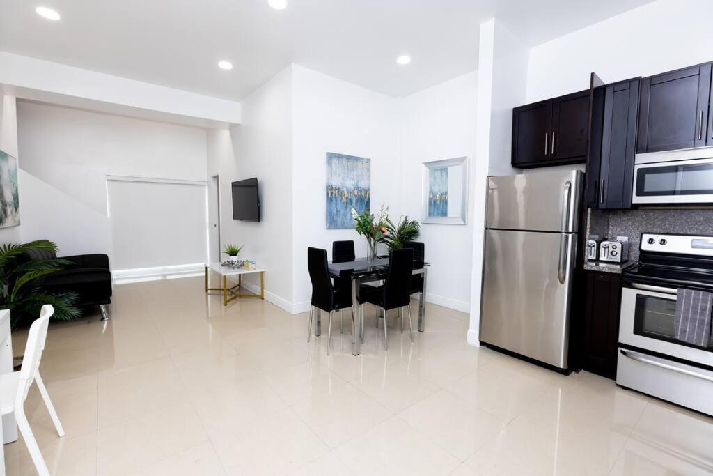 Comfortable 4Br Townhome At Calle 8 マイアミ エクステリア 写真