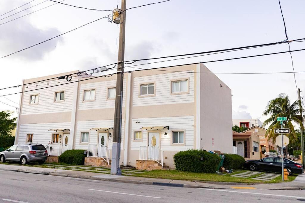 Comfortable 4Br Townhome At Calle 8 マイアミ エクステリア 写真