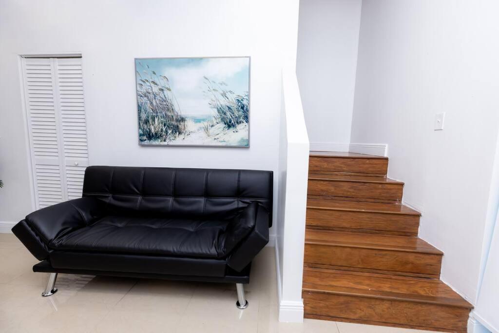 Comfortable 4Br Townhome At Calle 8 マイアミ エクステリア 写真