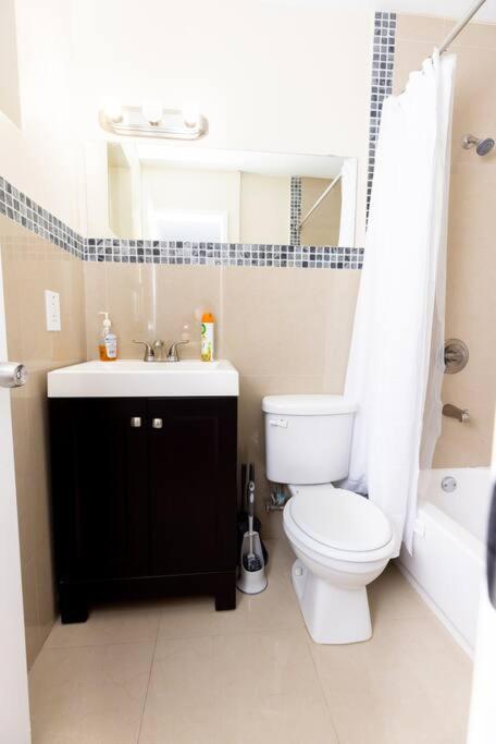 Comfortable 4Br Townhome At Calle 8 マイアミ エクステリア 写真