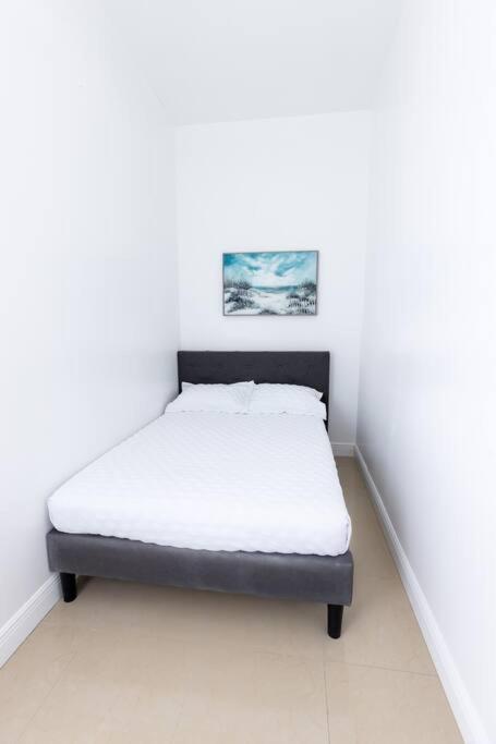 Comfortable 4Br Townhome At Calle 8 マイアミ エクステリア 写真